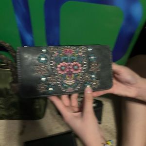 Gray skull wallet
